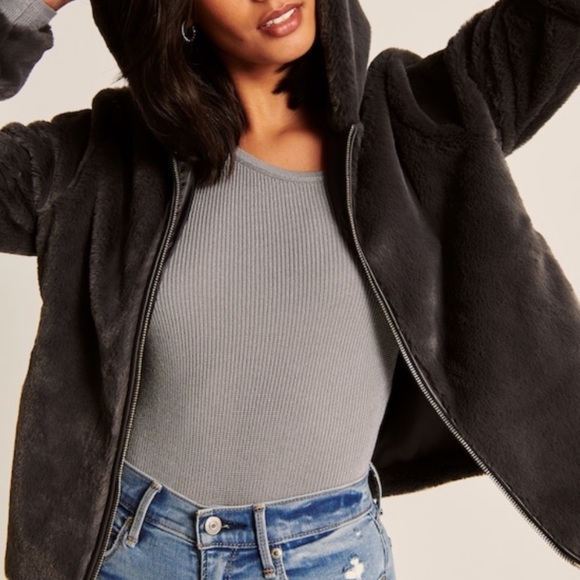 Abercrombie & Fitch Cozy Faux Fur Jacket with Hood - Picture 8 of 9